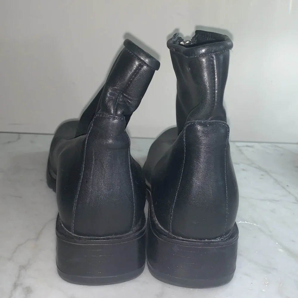 Canadienne black leather zip ankle boots 6.5 square toe - Picture 4 of 8